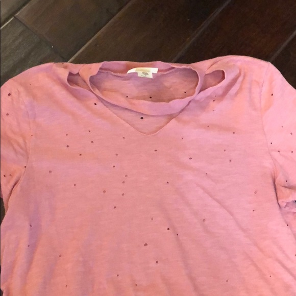 Dusty pink distressed t shirt - Picture 2 of 5